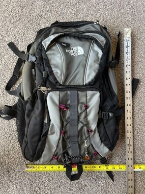 The North Face unisex Yaiza 55L Gray & Black Backpack